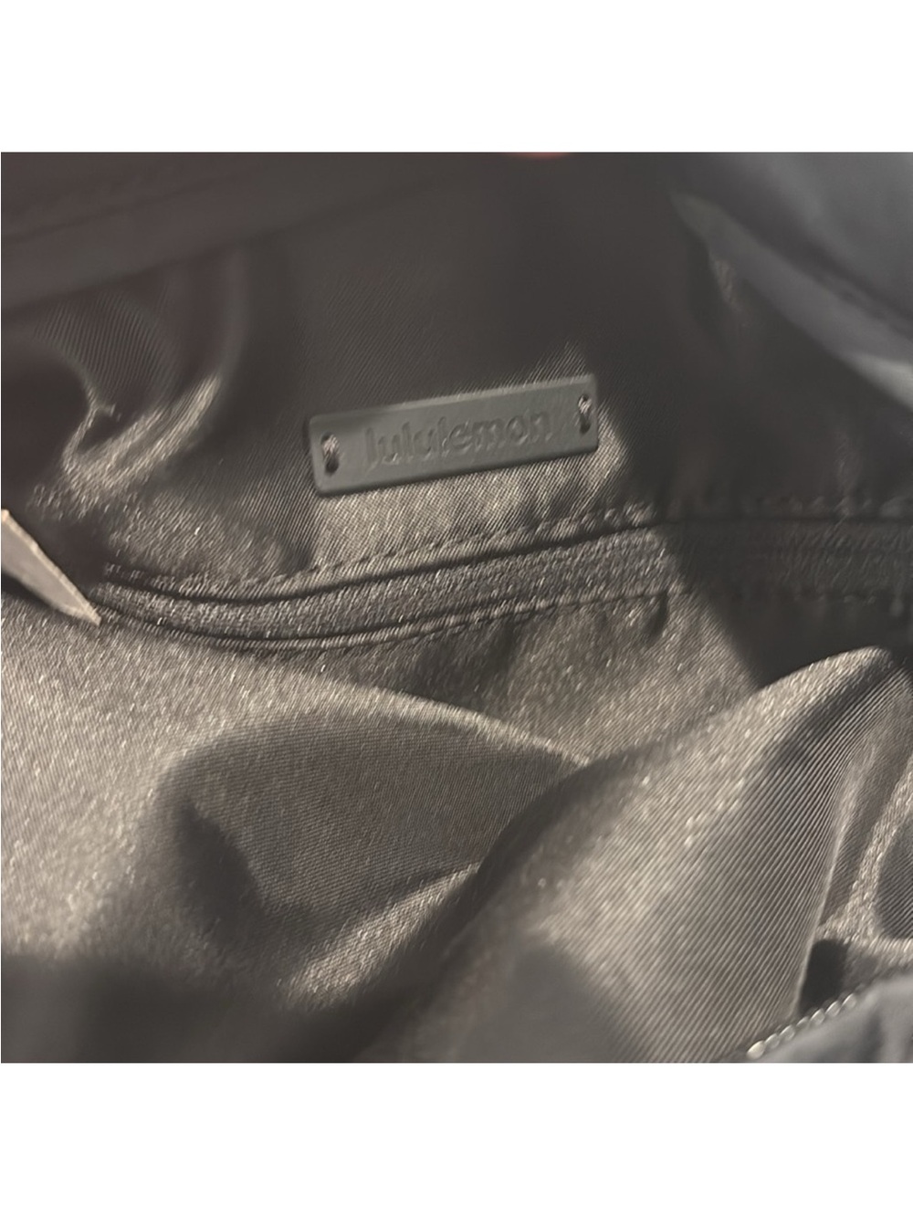 Lululemon Gathered Handle
Crossbody Bag 6L - Picture 5 of 6